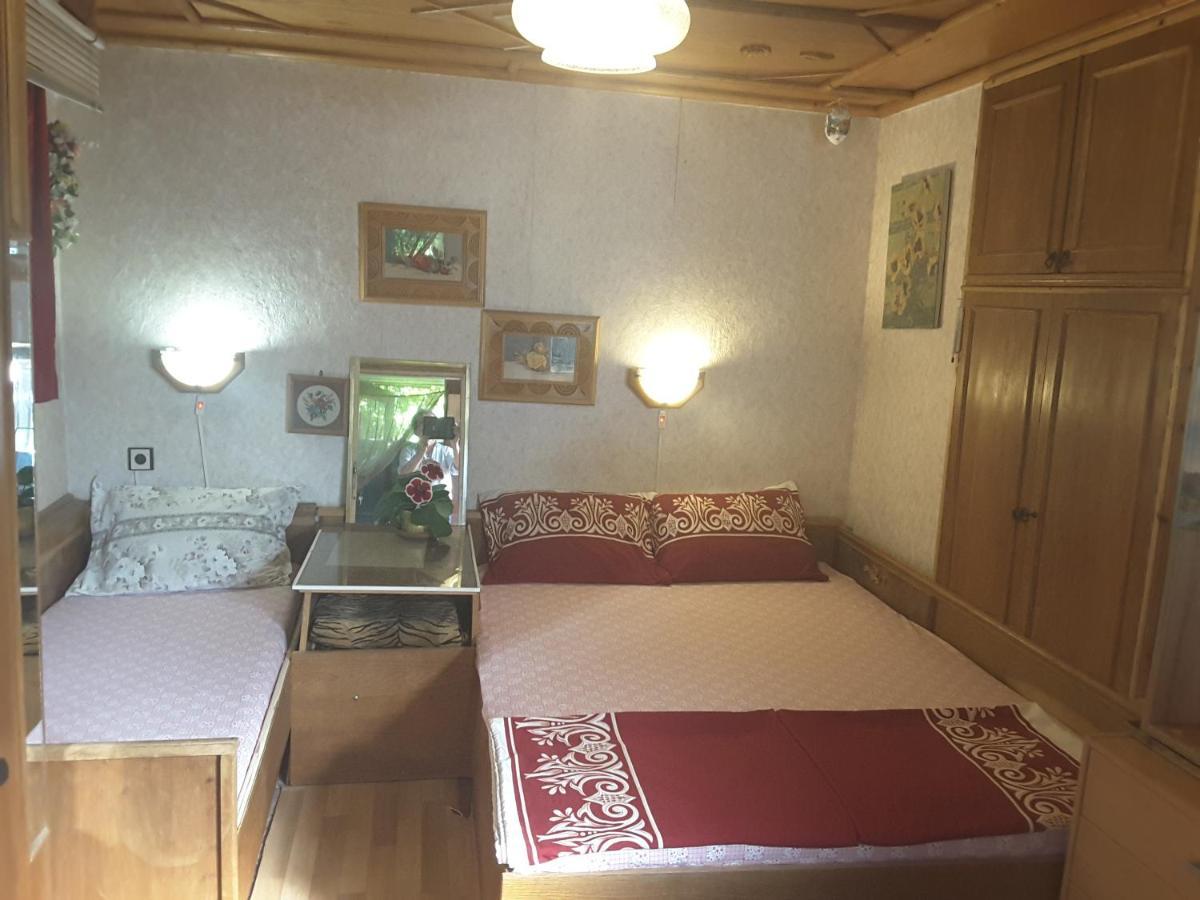 Diana Guesthouse Veliko Tărnovo Exteriör bild