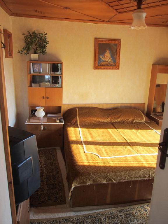 Diana Guesthouse Veliko Tărnovo Exteriör bild